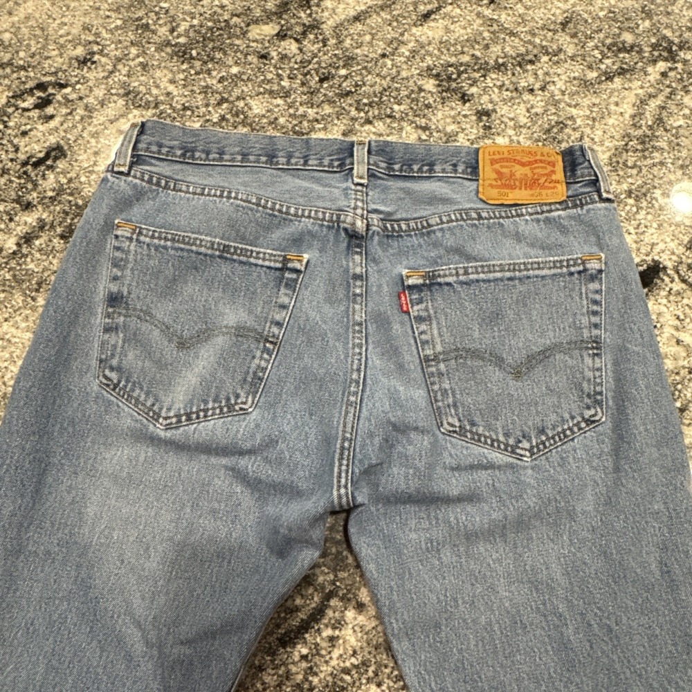 Levis 501 Jeans Mens 36x29 Blue Denim Pants Button Fly Straight Classic Faded‎ - Picture 13 of 16